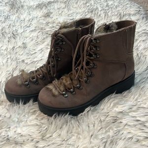 Fur detailed hiking boots